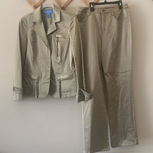 💥Doncaster Sport Pant Suit- Size 8💥